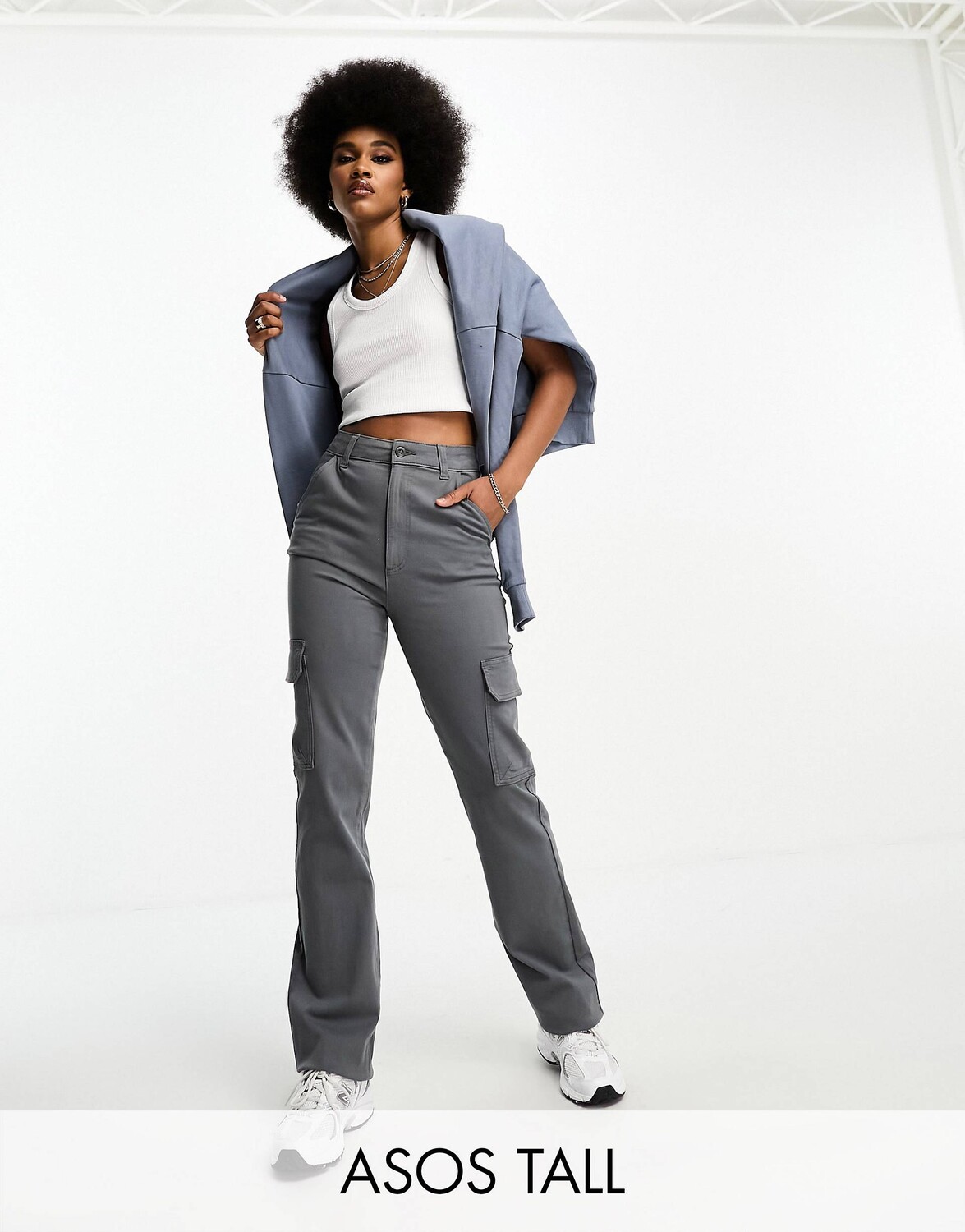 

Узкие карго с карманами ASOS DESIGN Tall серого цвета ASOS Tall, Серый