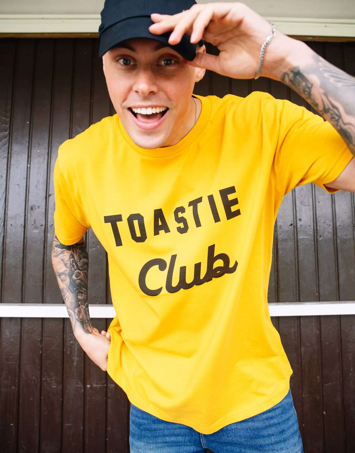 

Горчичная футболка унисекс с надписью Toastie Club Batch1, Желтый