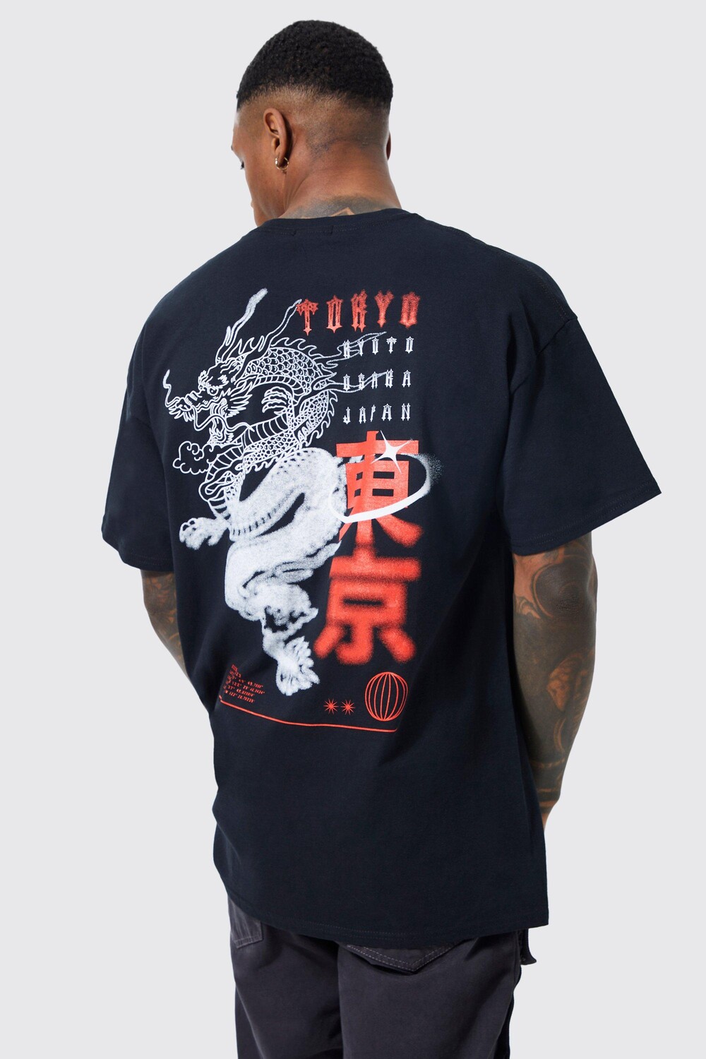 

Футболка оверсайз tokyo dragon с графикой на спине Boohoo, черный