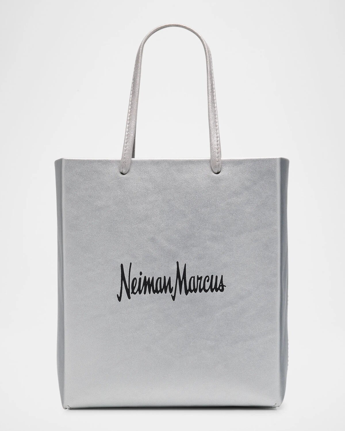 

Сумка через плечо Neiman Marcus из веганской кожи цвета металлик Gigi New York, цвет Metallic Silver