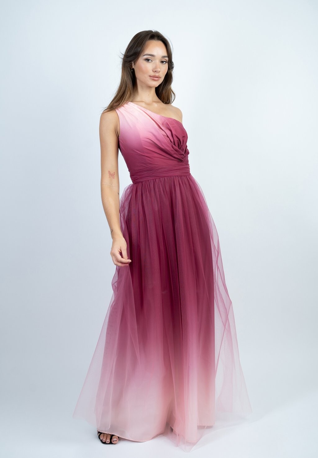 

Вечернее платье Skirt & Stiletto, край