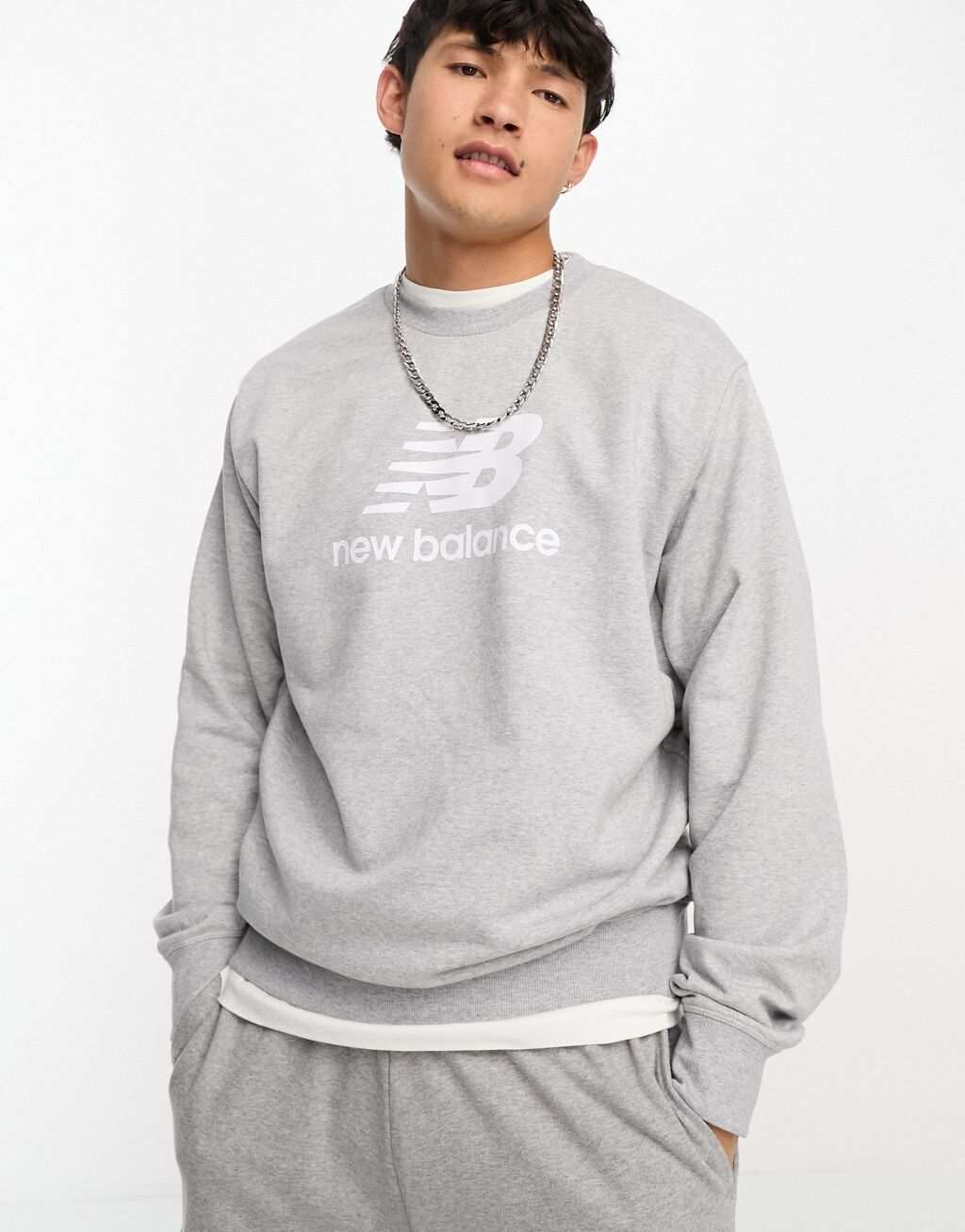 

Серая флисовая футболка с логотипом New Balance Essentials, Серый