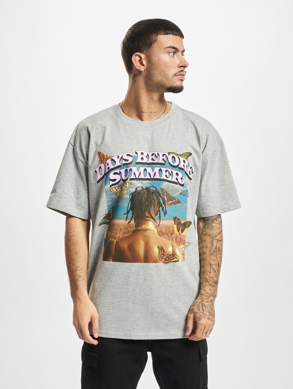 

Футболка с принтом Upscale by Mister Tee, серый