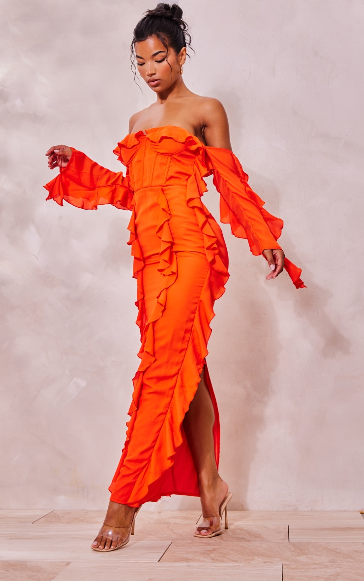 цена PrettyLittleThing Платье макси с длинными рукавами и корсетом из шифона ярко-оранжевого цвета с оборками