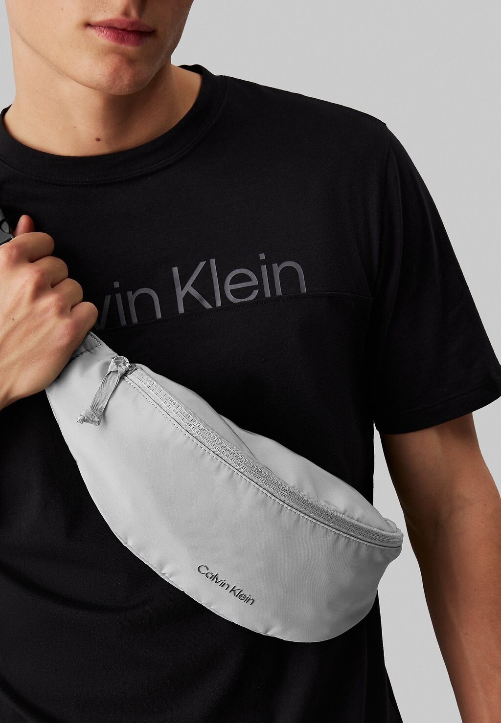 

Поясная сумка Calvin Klein, серый
