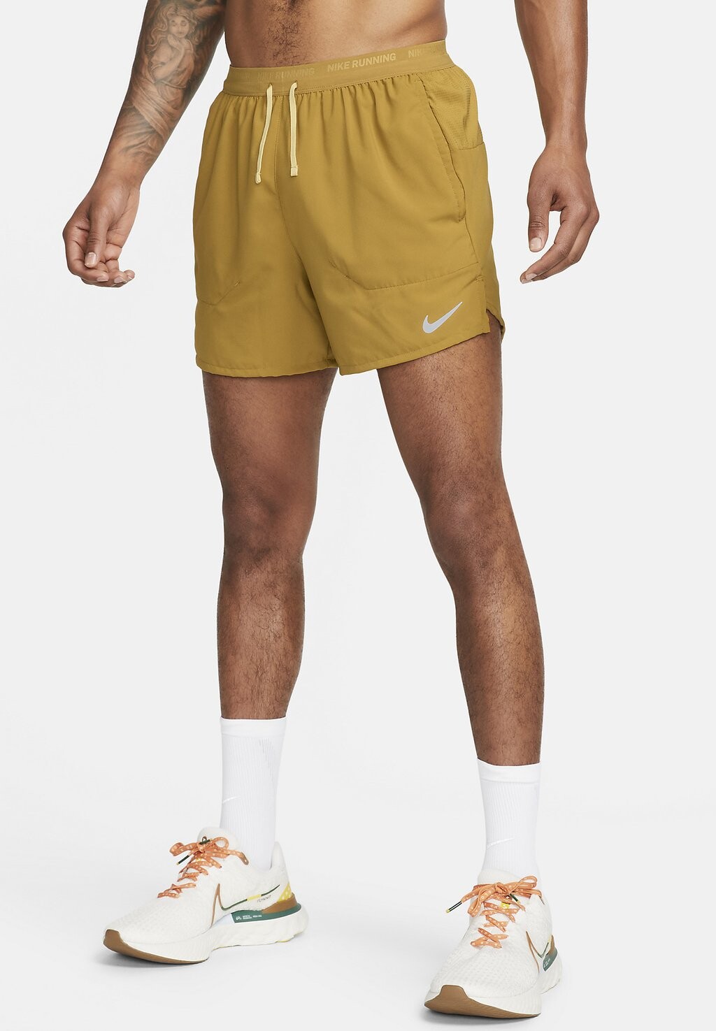 

Спортивные шорты Nike