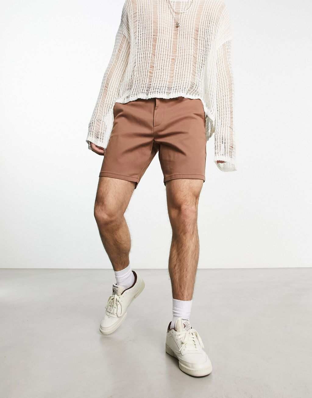 

Коричневые узкие шорты средней длины ASOS DESIGN