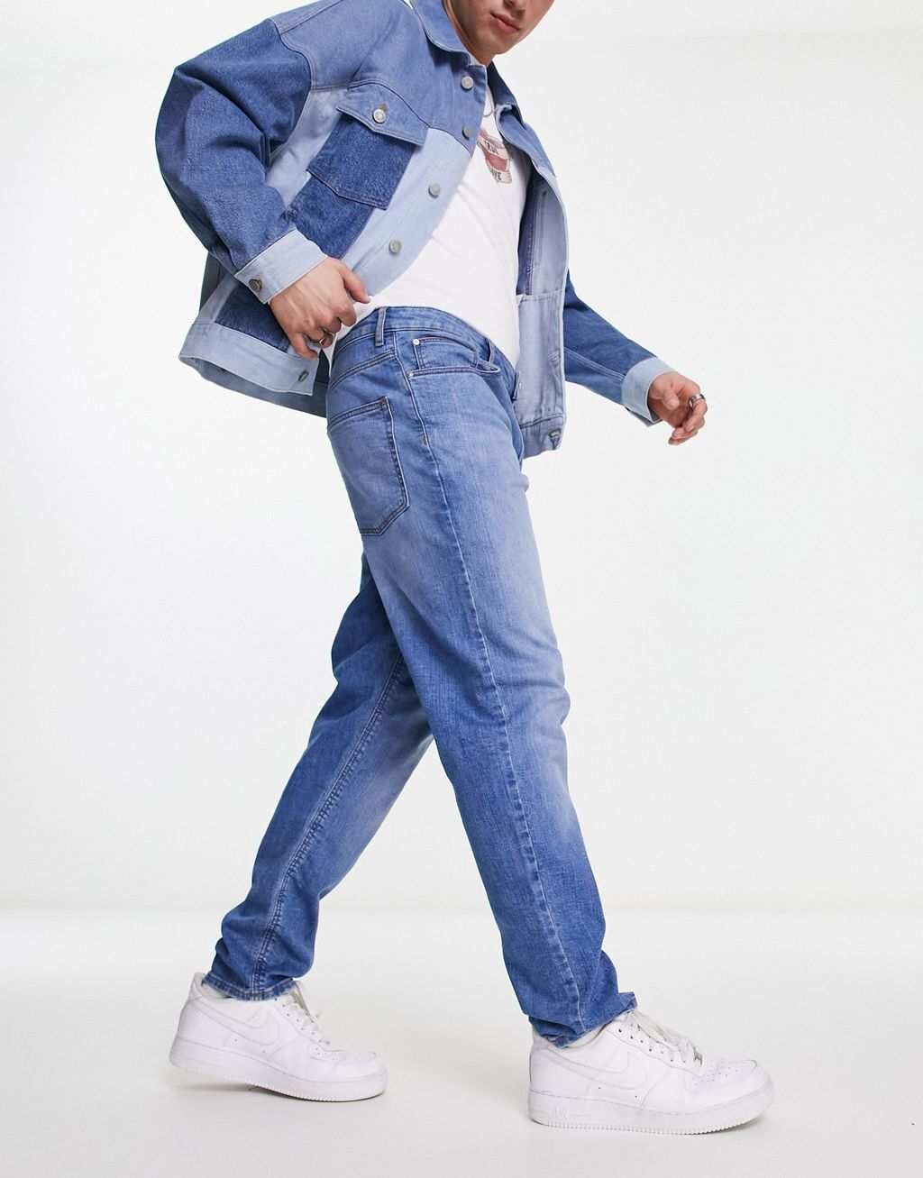 

Светло-голубые эластичные зауженные джинсы ASOS DESIGN