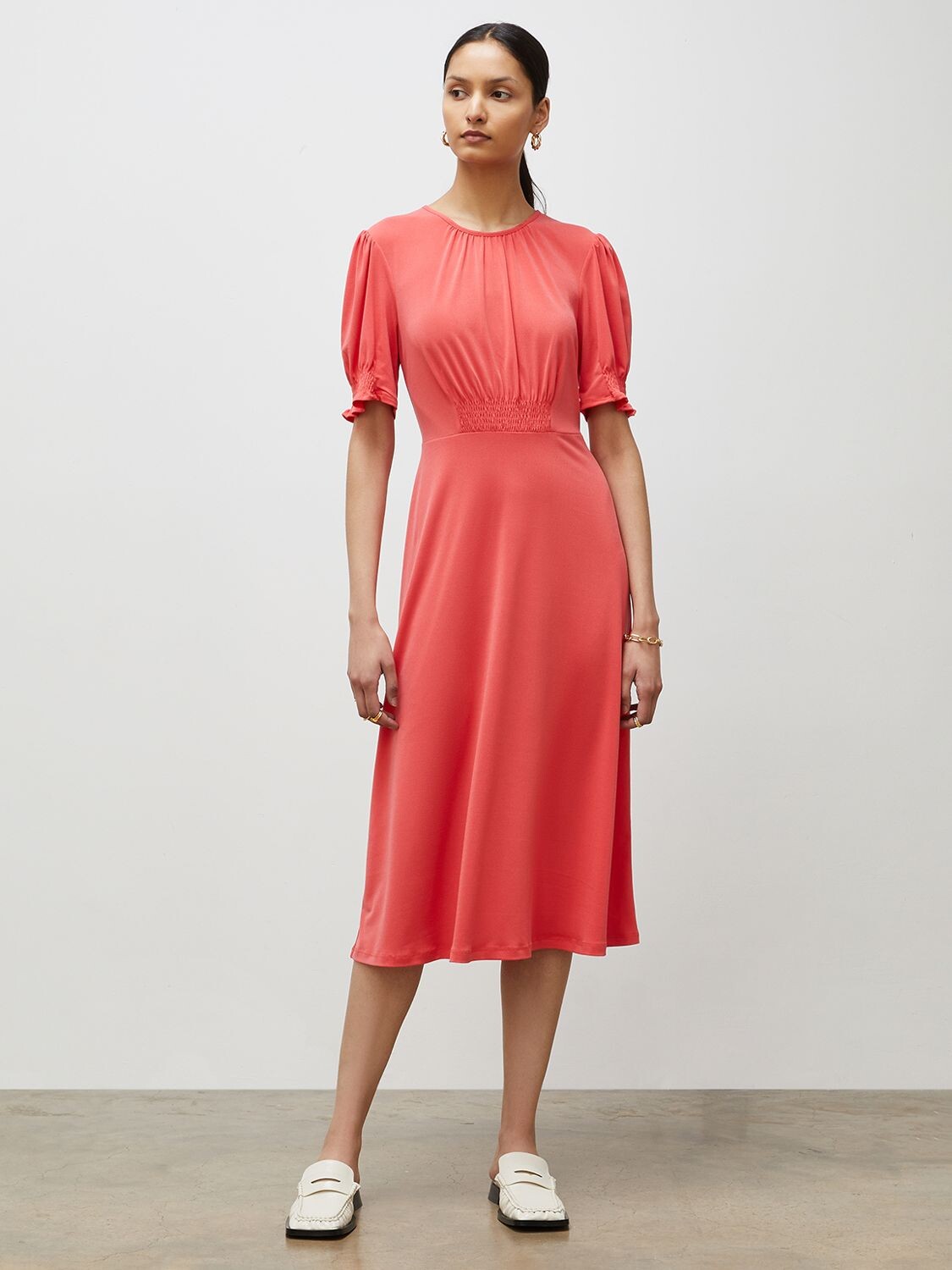 

Чайное платье миди Finery Alina из джерси, коралловый