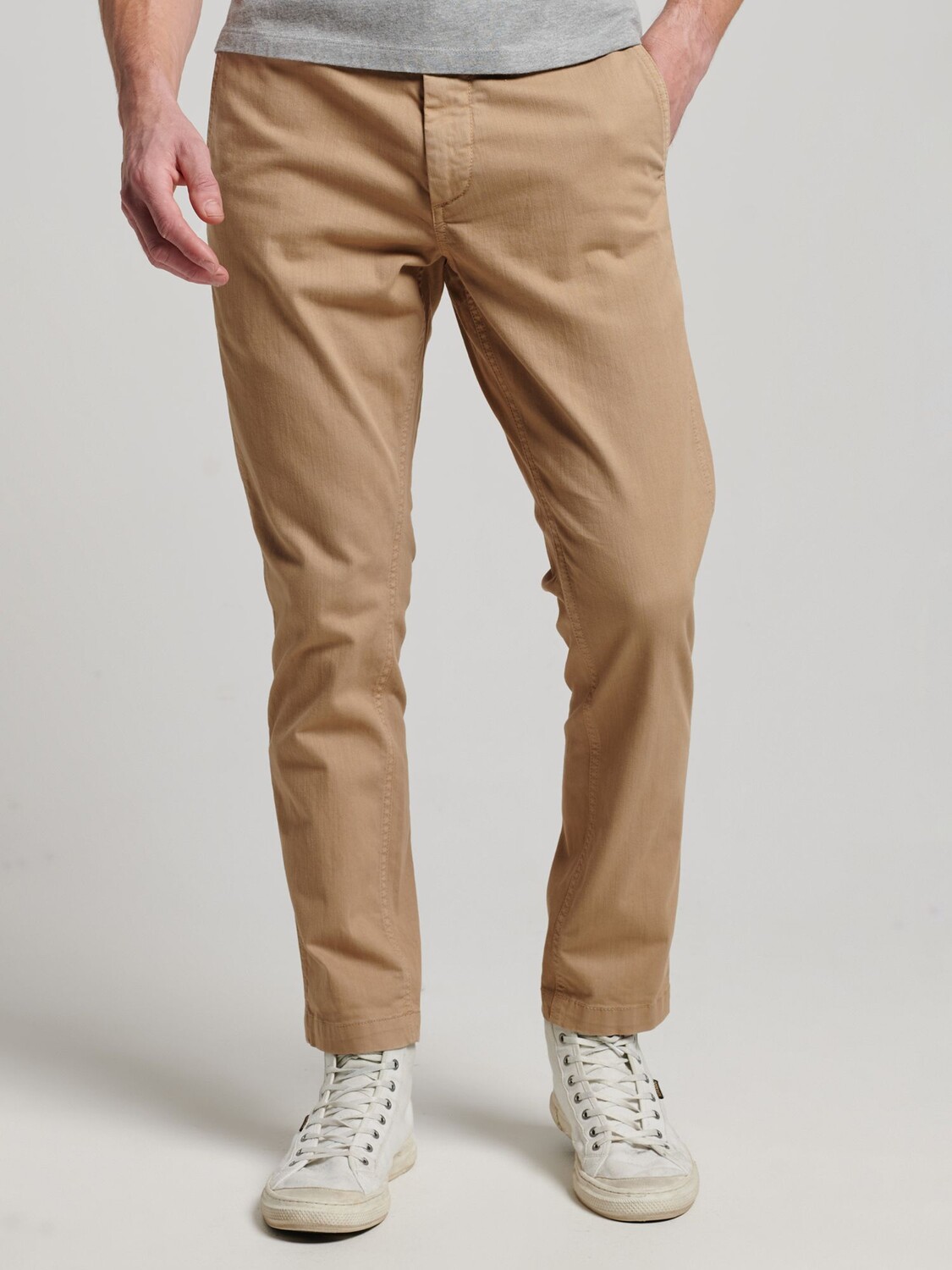 

Брюки-чиносы Superdry Offices Slim, цвет Stonewash