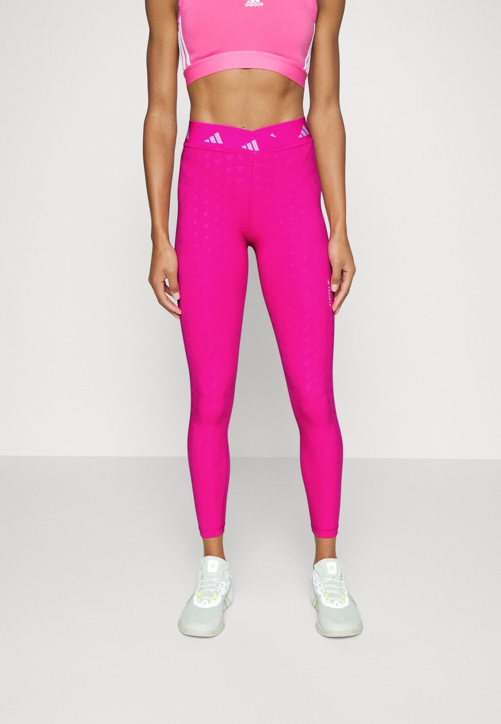 

Тайтсы Adidas, Розовый