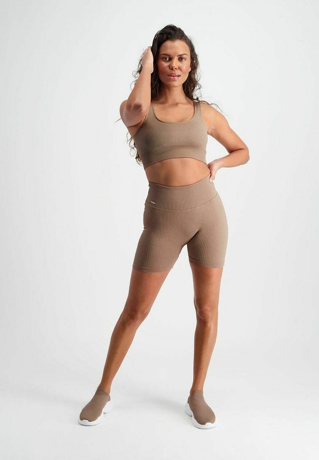 

Леггинсы RIBBED HIGH MIDI BIKER SHORT aim’n, цвет espresso