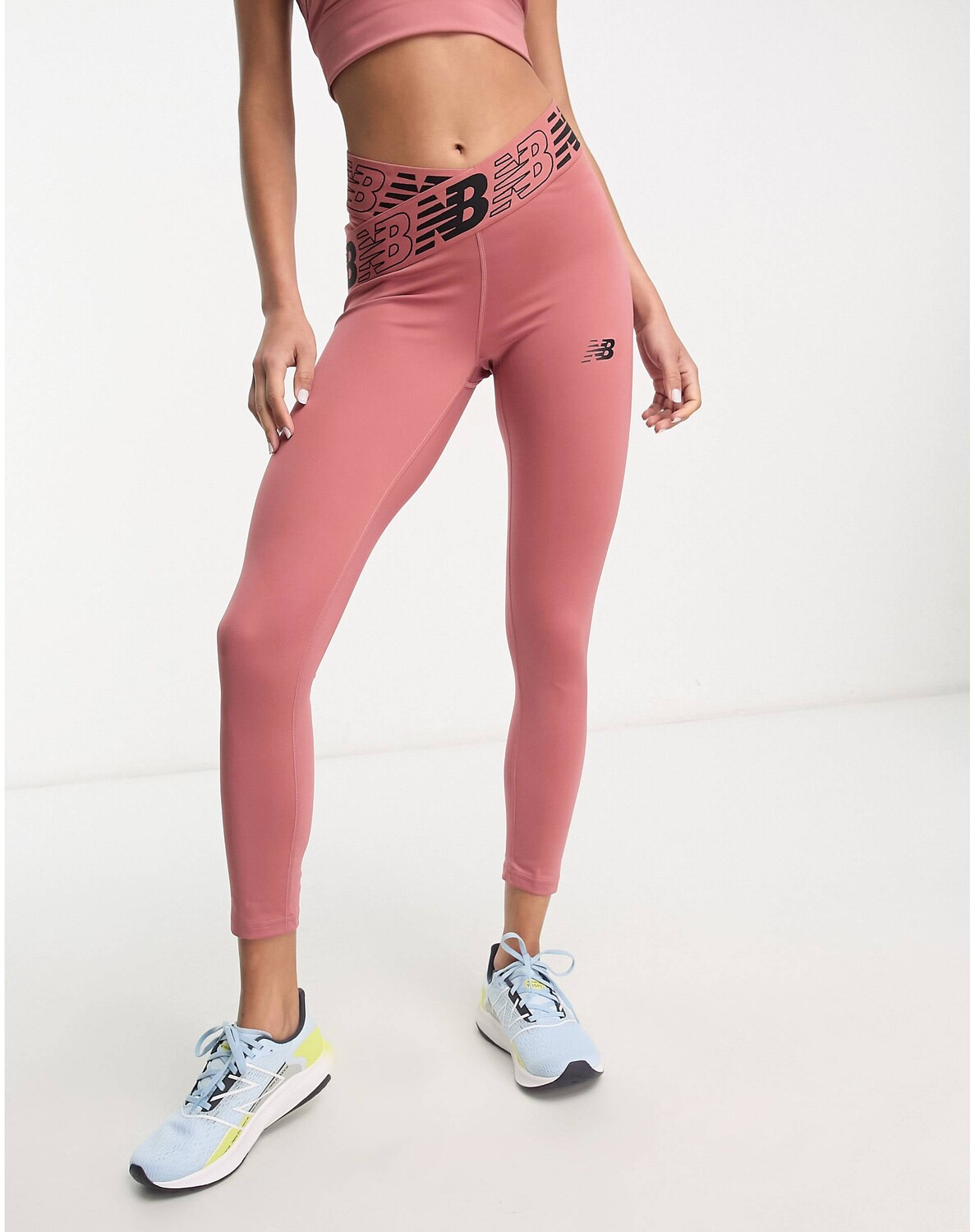 

Темно-розовые леггинсы New Balance Running Relentless, Розовый