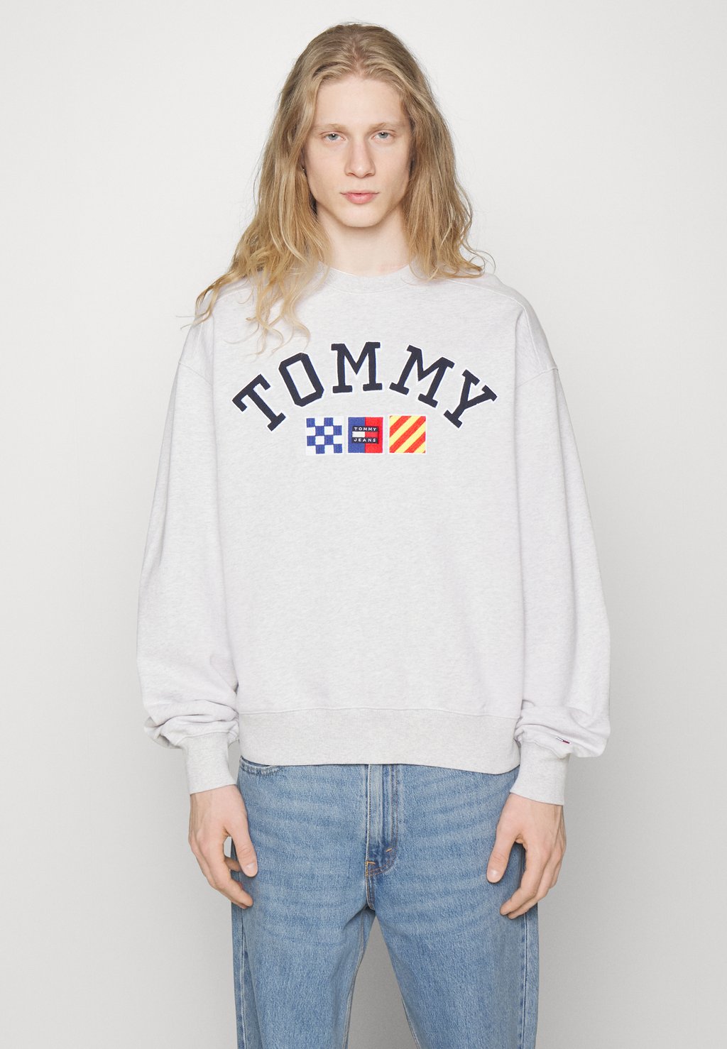 

Толстовка Tommy Jeans