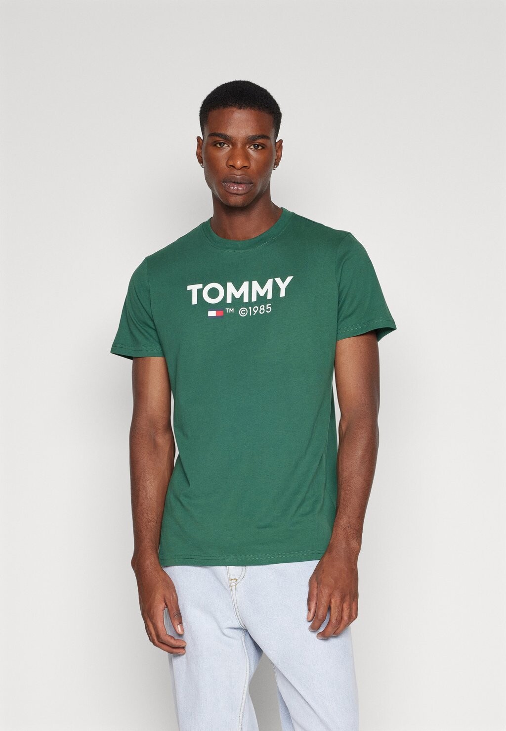 

Футболка с принтом SLIM ESSENTIAL TEE Tommy Jeans, судовый зеленый
