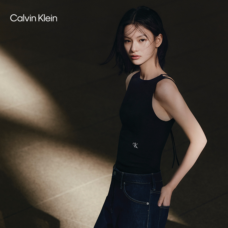 

Свитер женский Calvin Klein Jeans с открытой спиной, черный