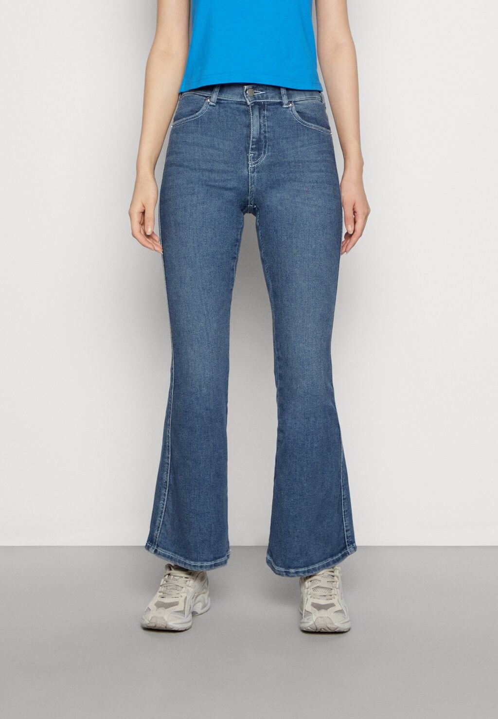 

Джинсы Bootcut Dr.Denim