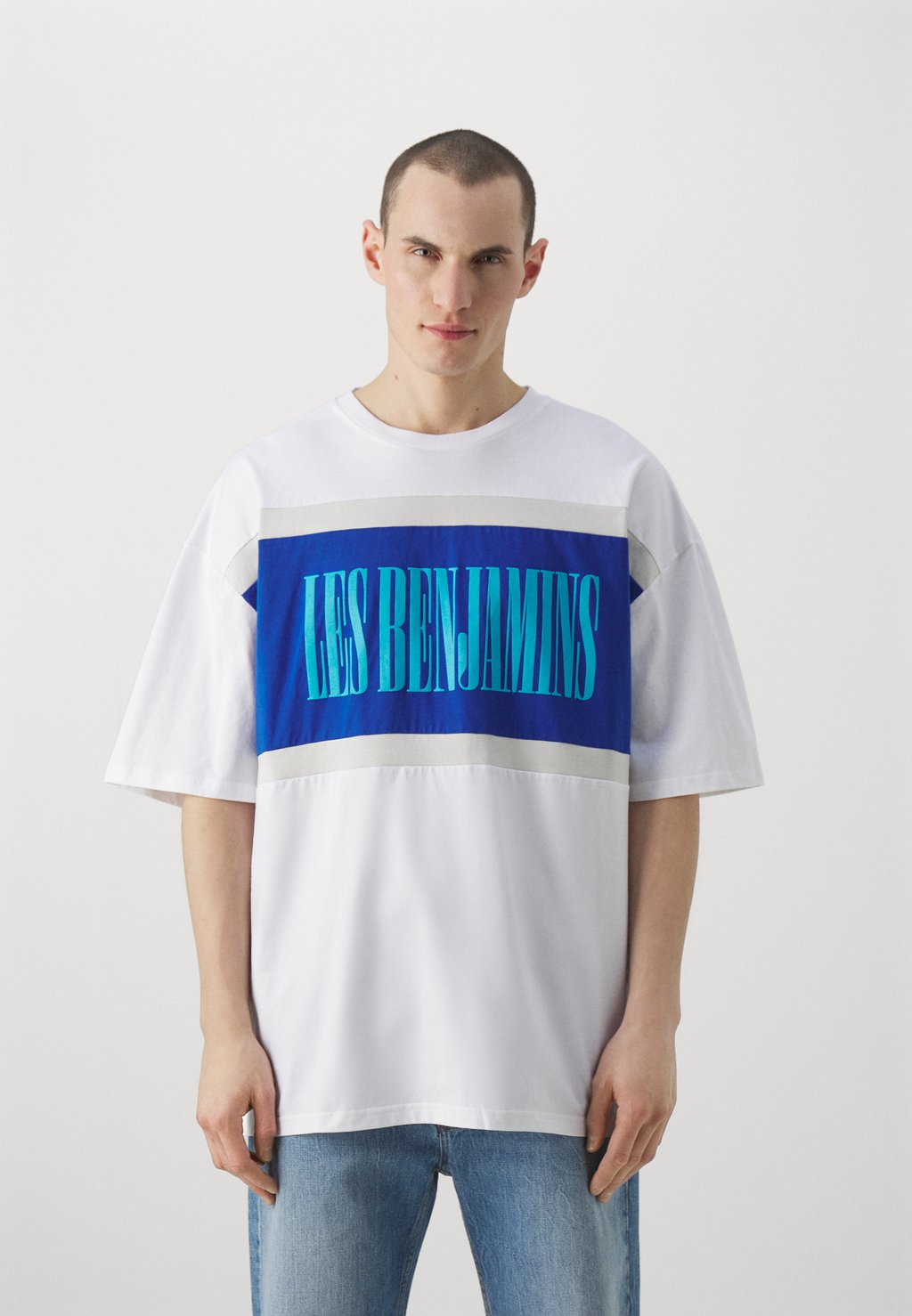 

Футболка с принтом SUPEROVERSIZED TEE UNISEX Les Benjamins, белый