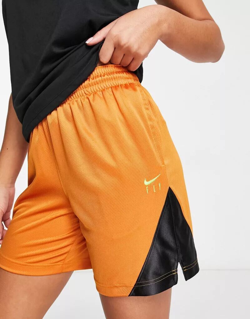 

Коричневые шорты Nike Dri-Fit Isofly