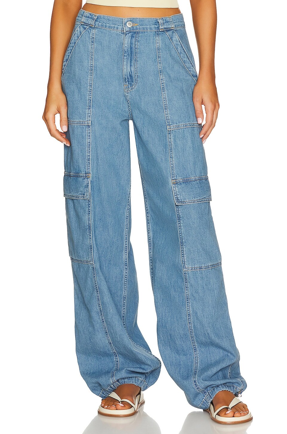 

Брюки JONATHAN SIMKHAI STANDARD Calista Denim Cargo, цвет Vatia