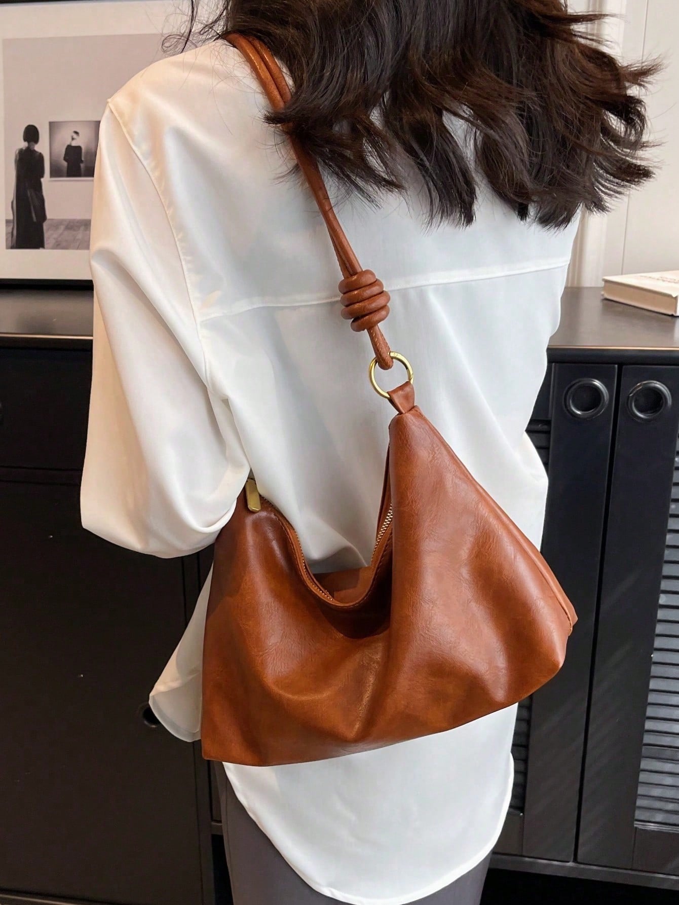 Минималистичная сумка через плечо в форме полумесяца на любой случай, коричневый