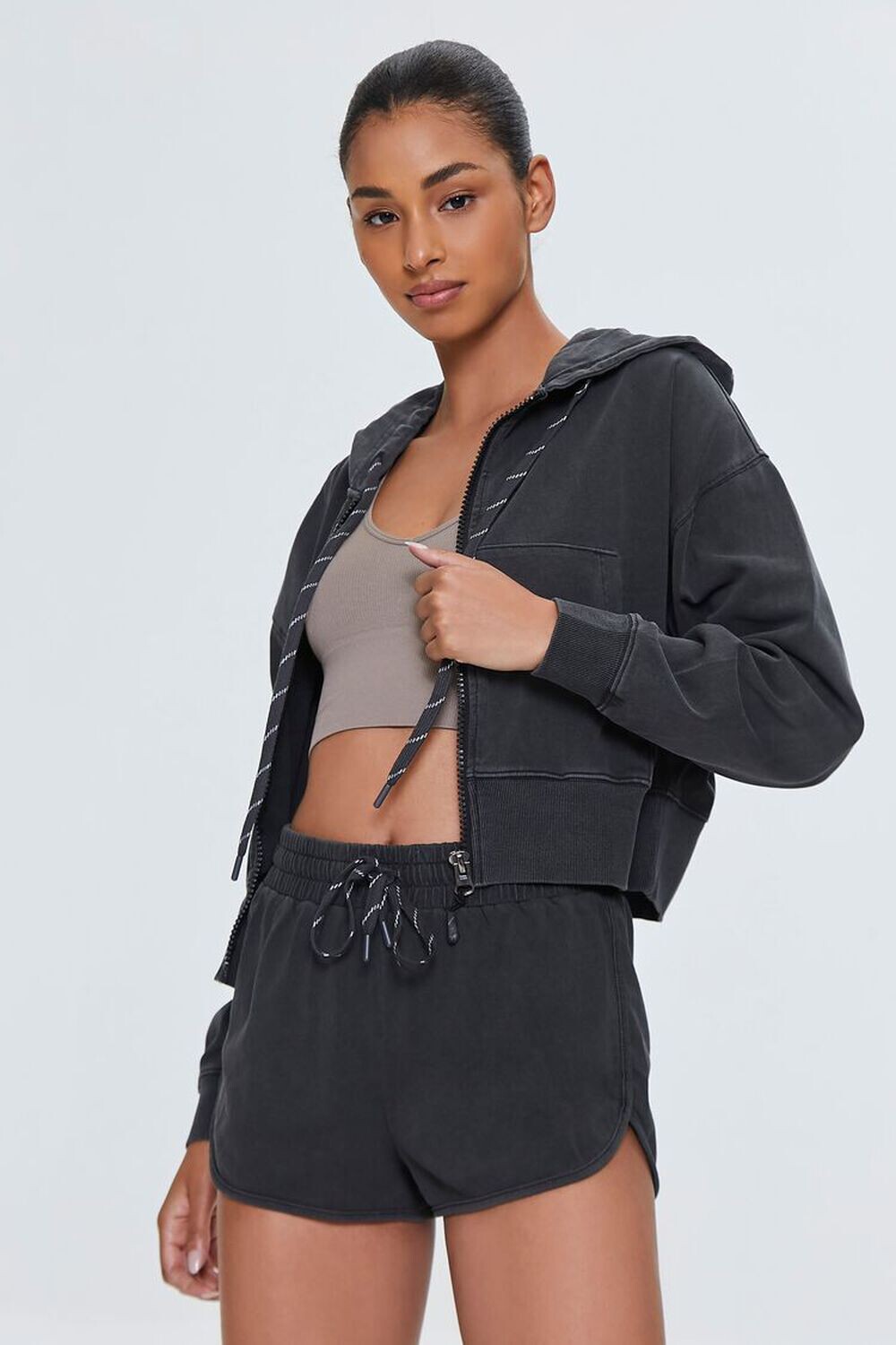 

Укороченная толстовка Active на молнии Forever 21, черный