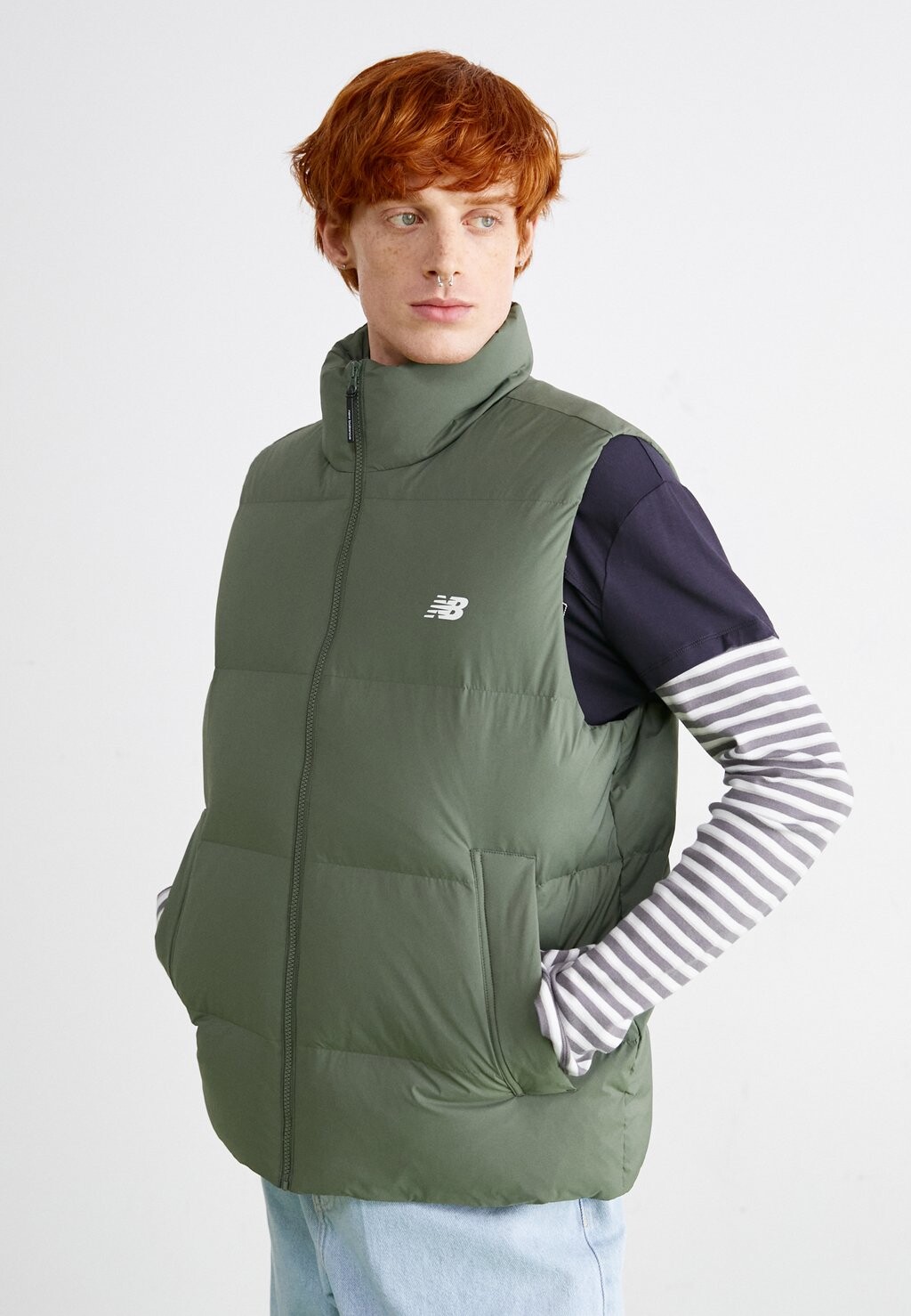 

Жилет New Balance ЖИЛЕТ, оливковый, Зеленый