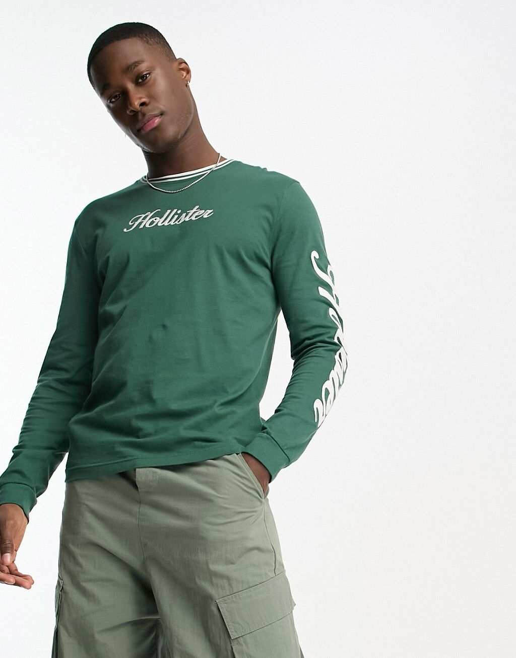 

Зеленый топ с длинными рукавами и логотипом на рукавах Hollister