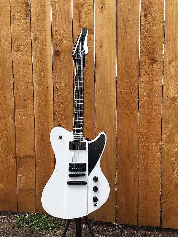 цена Электрогитара Schecter Diamond Series Ultra - Satin White 6-String Electric Guitar