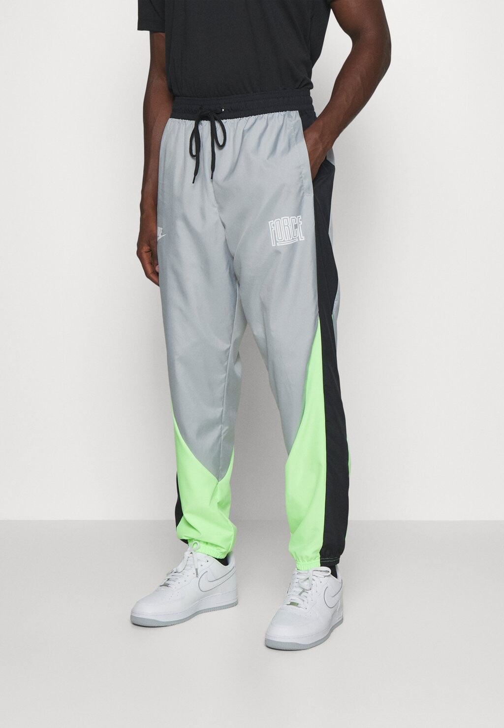 

Спортивные брюки M NK START5 WVN PANT Nike, черный/лаймовый/серый