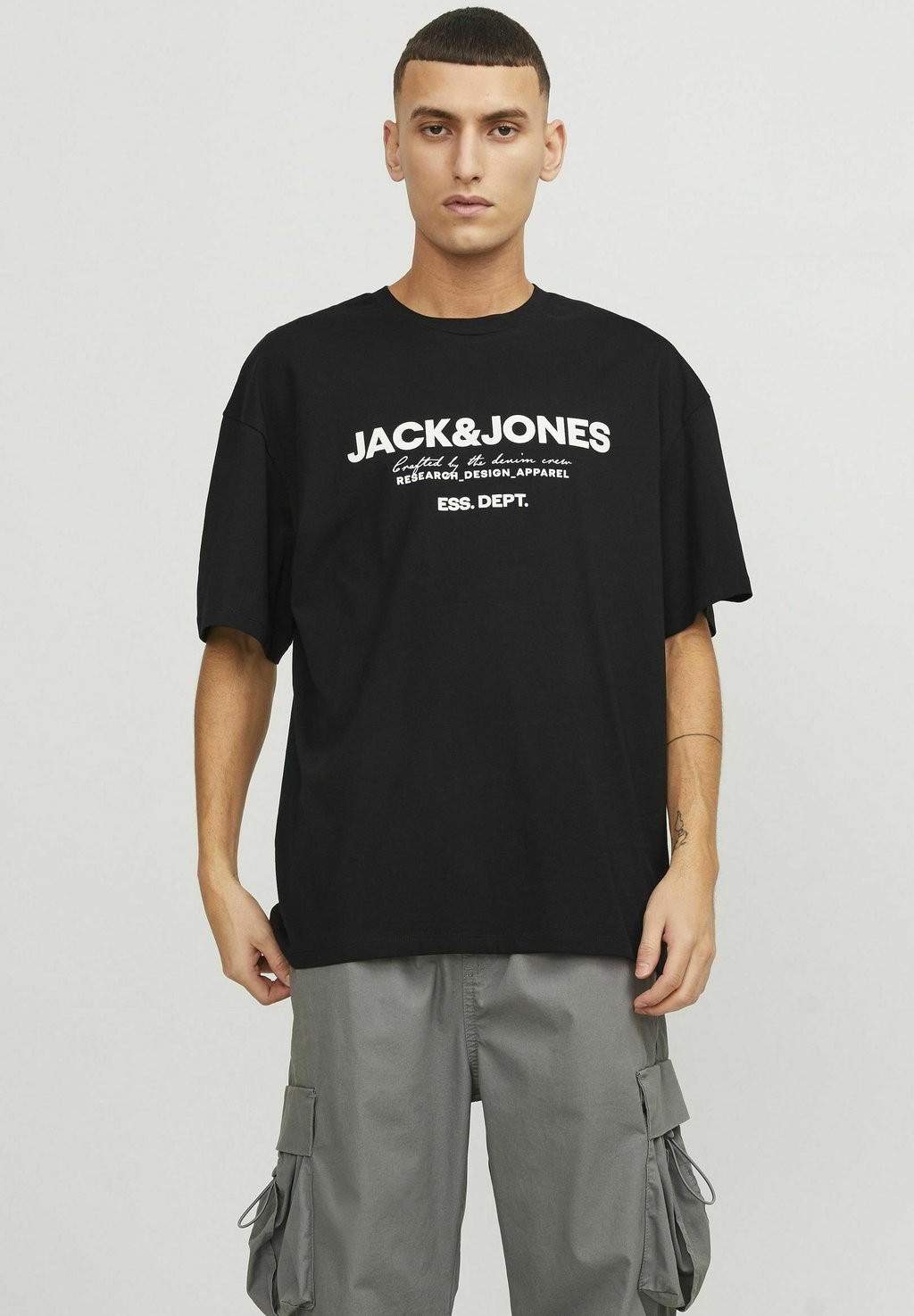 

Футболка с принтом RUNDHALS Jack & Jones, цвет black