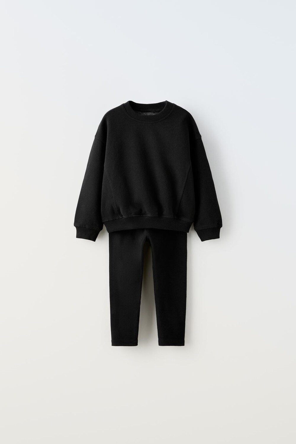 

Коордивный свитшот и леггинсы ZARA, черный