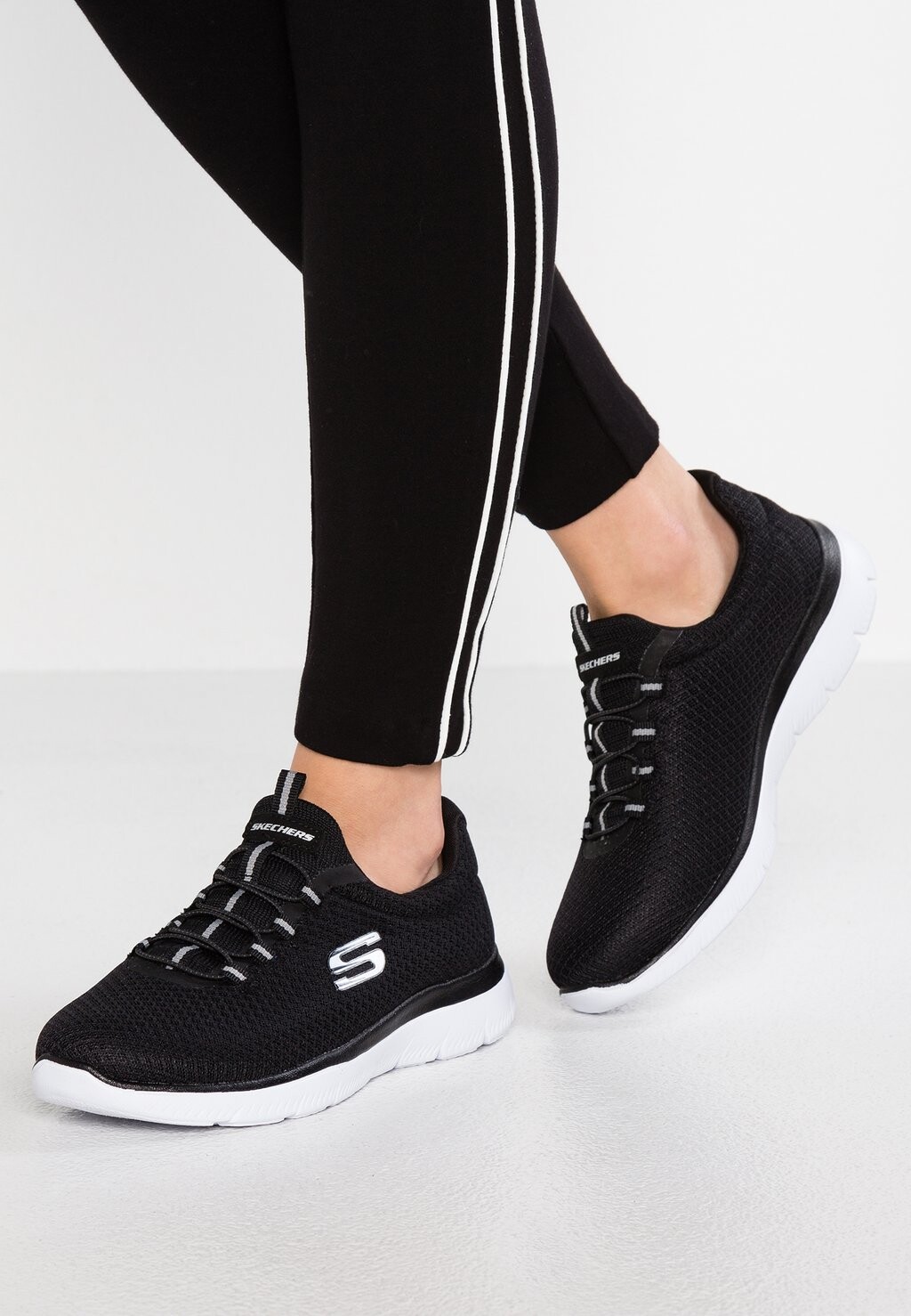 

Кроссовки Skechers, черно-белый