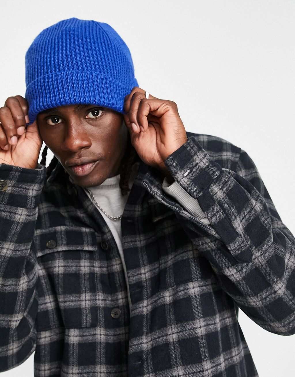 

Кобальтовая шапка в рубчик в рубчик ASOS DESIGN