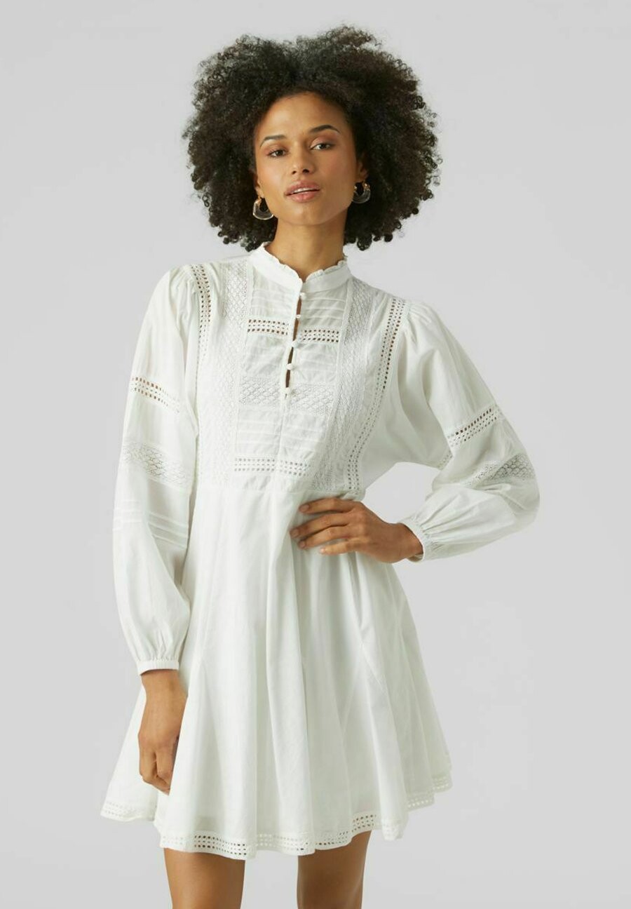 

Платье-рубашка Vero Moda, молочный
