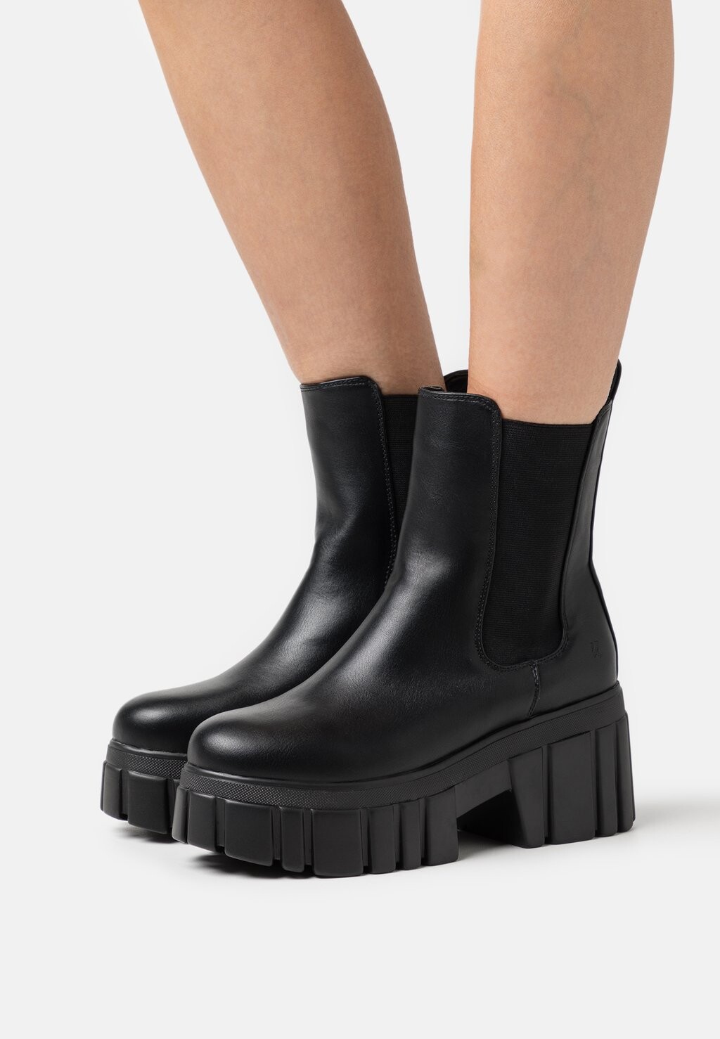 

Ботильоны на платформе Koi Footwear, черный