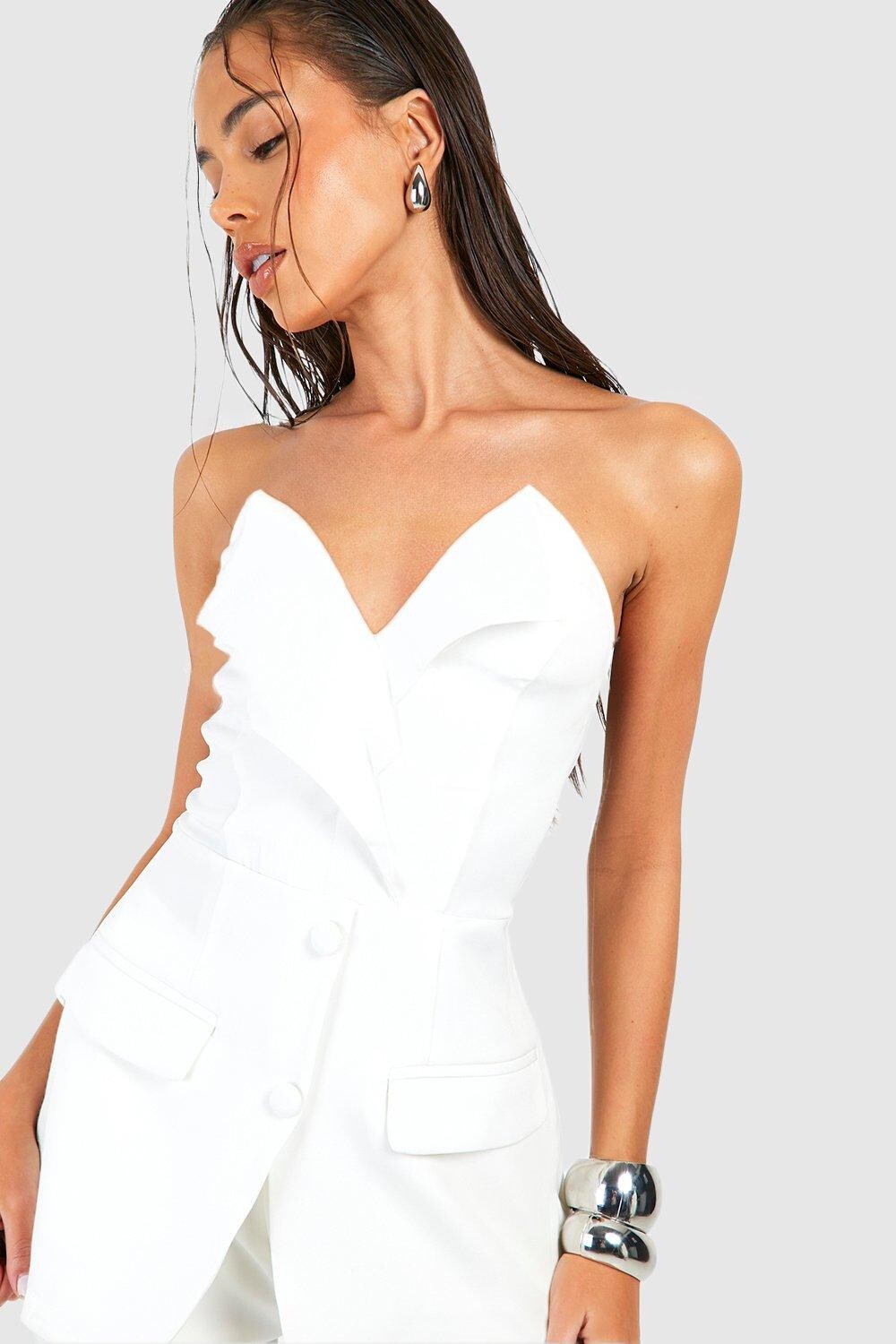 

Длинное индивидуальное бандо из атласа с деталями boohoo, белый