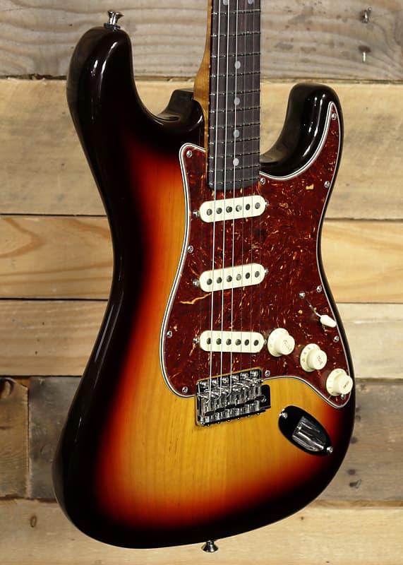 цена Электрогитара Fender Custom Shop American Custom Strat NOS Electric Guitar Chocolate 3-Color Sunburst w/ Case