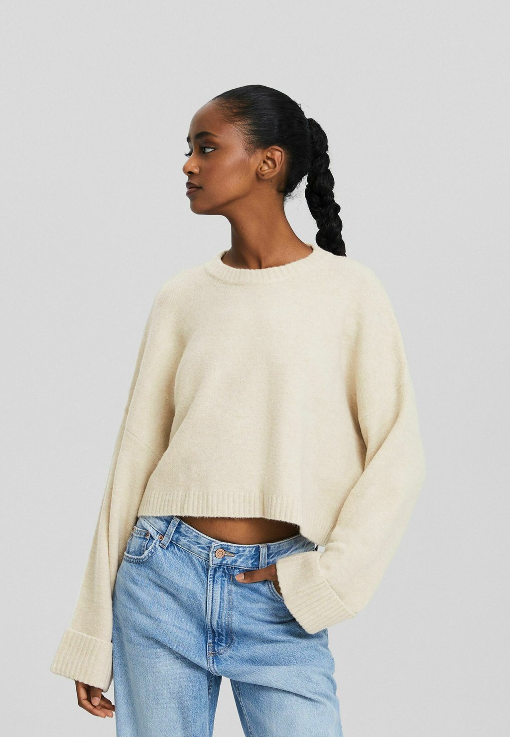 

Свитер Round Neck Cropped Bershka, цвет sand