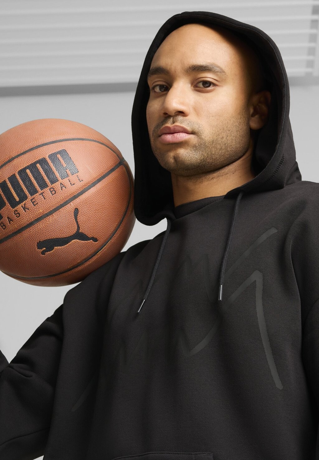 

Толстовка с капюшоном JAWS CORE BASKETBALL Puma, черный