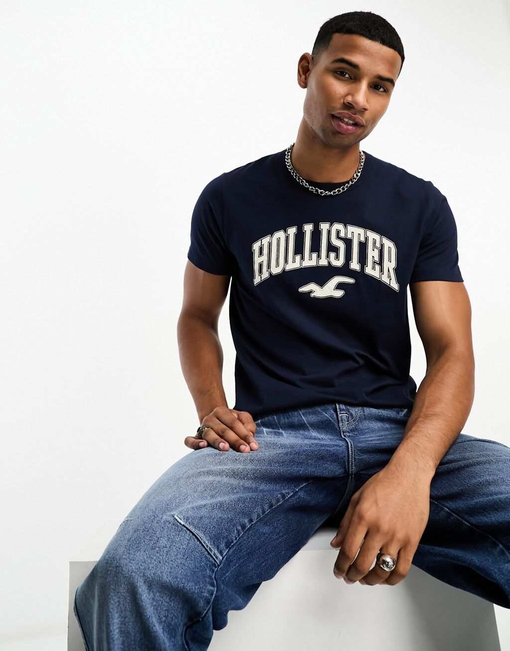 

Темно-синяя футболка с логотипом университета Hollister, Синий