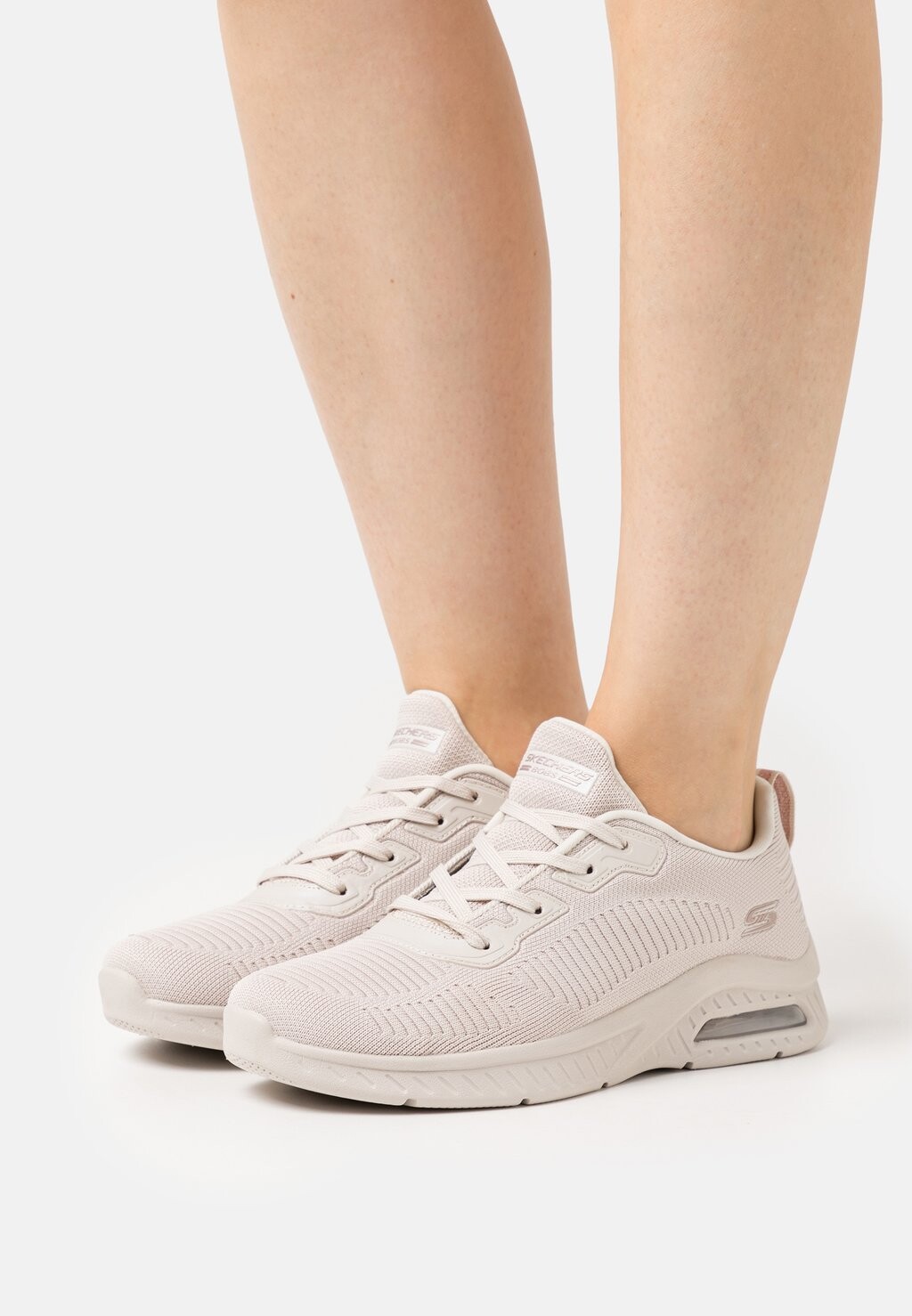 

Кроссовки Skechers