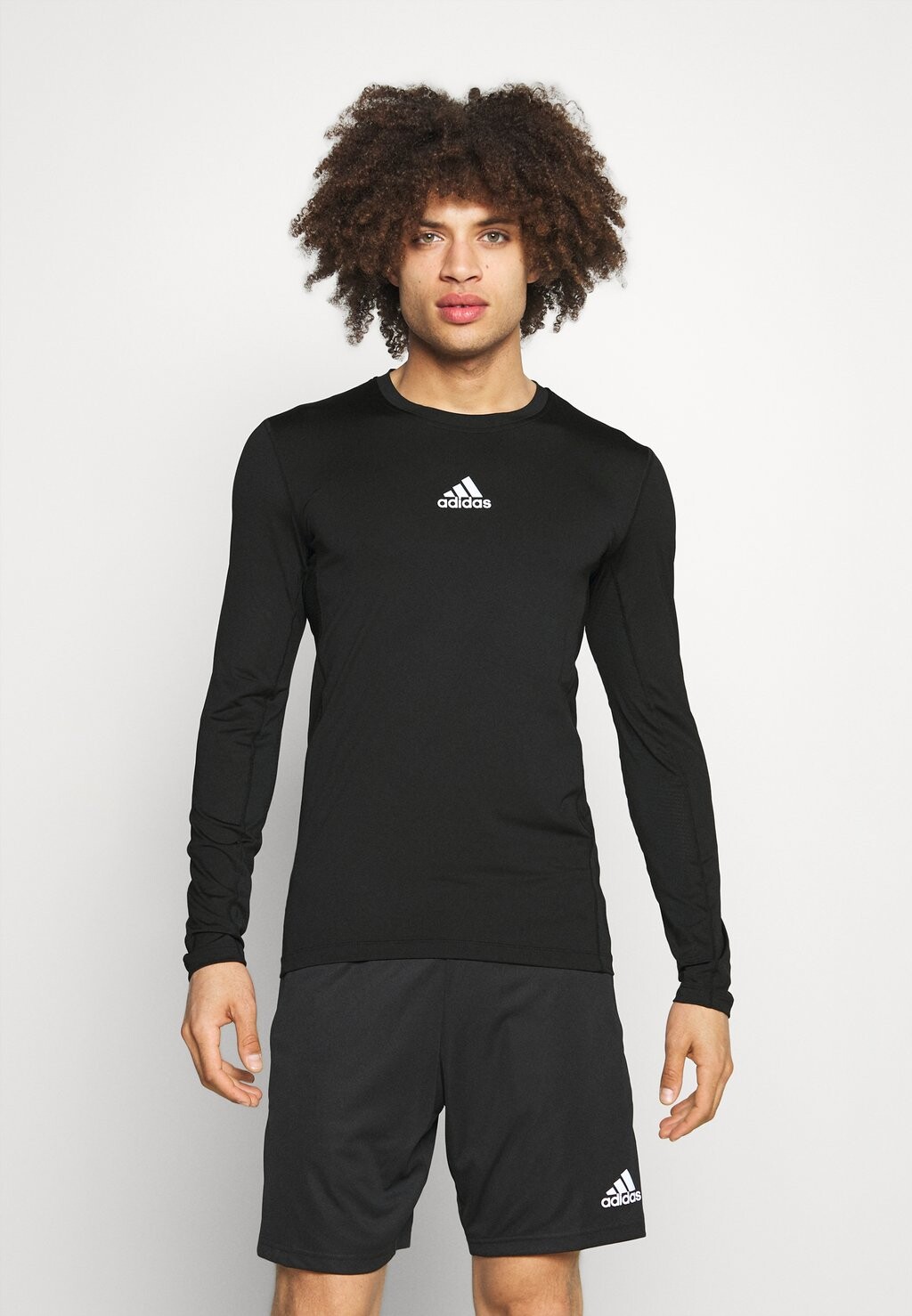 

Футболка с длинным рукавом Tech Fit Adidas, черный