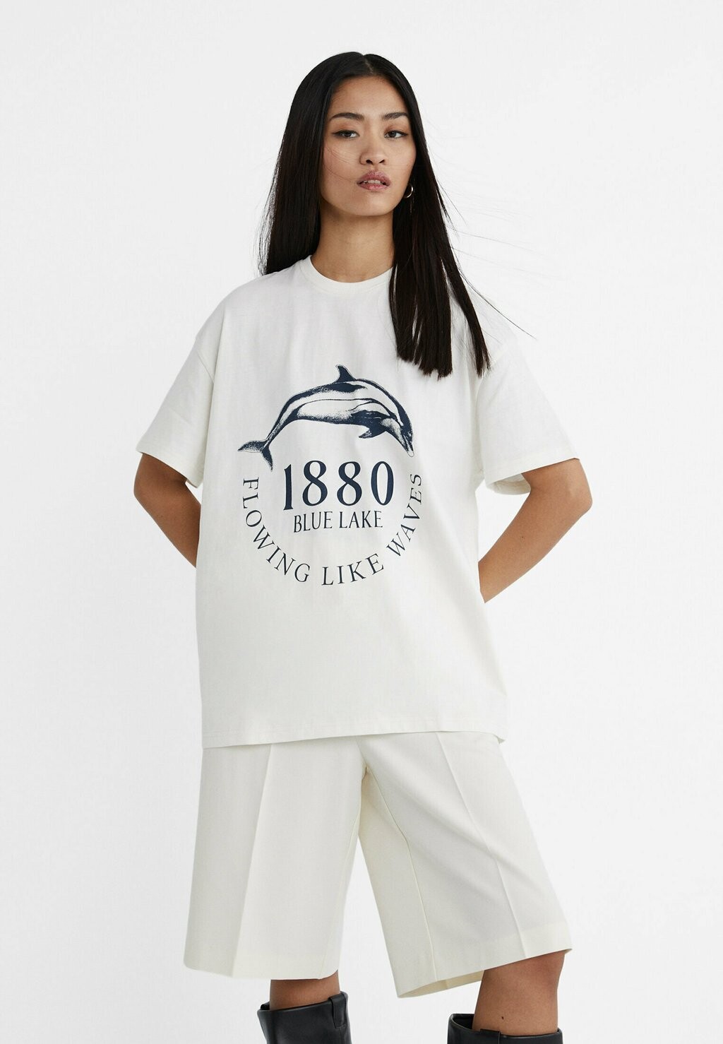 

Футболка с принтом PLACEMENT Stradivarius, цвет white