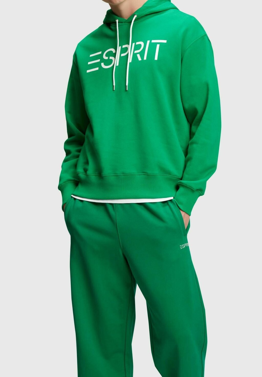 

Худи Esprit, зеленый