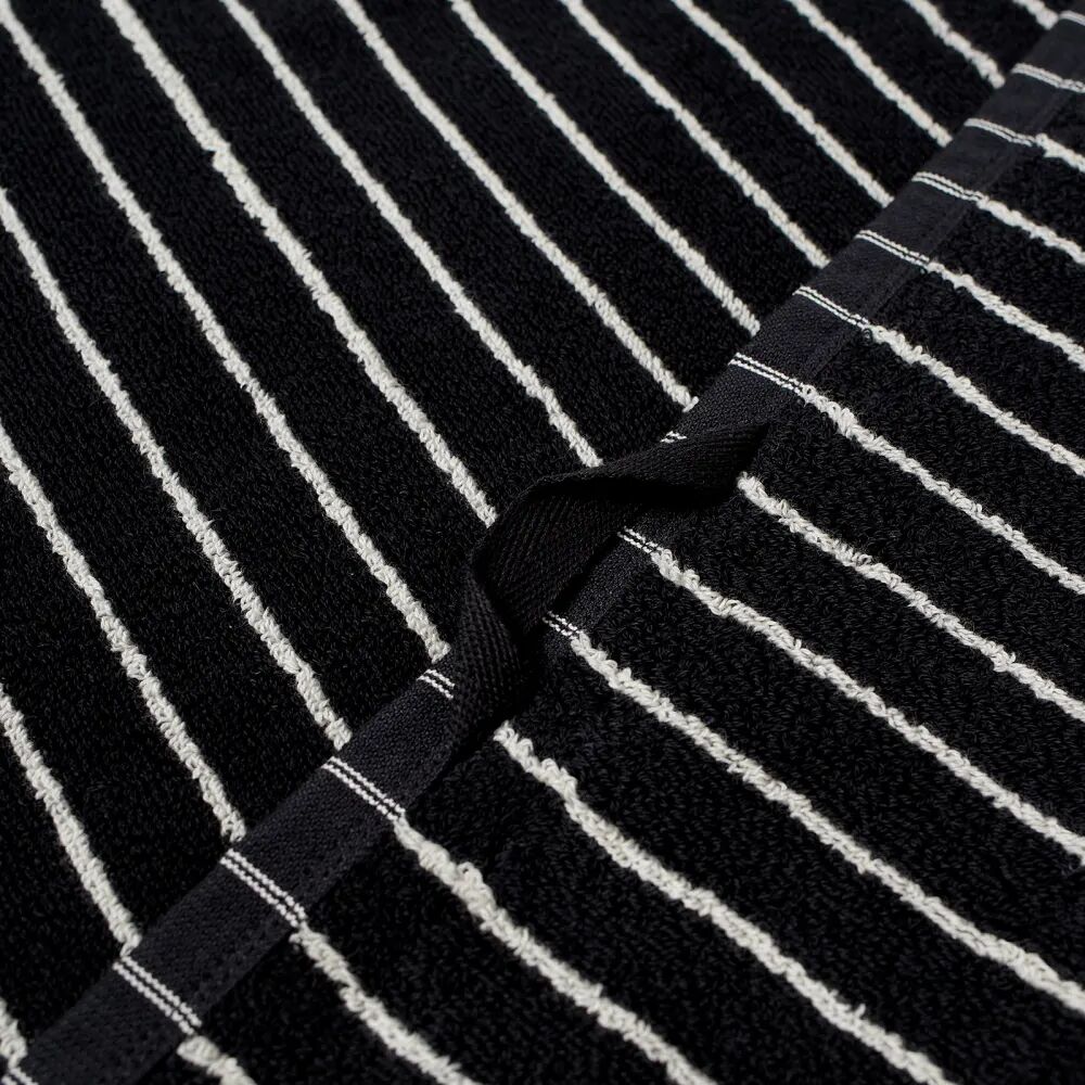 Tekla Fabrics Органическое махровое банное полотенце, черный