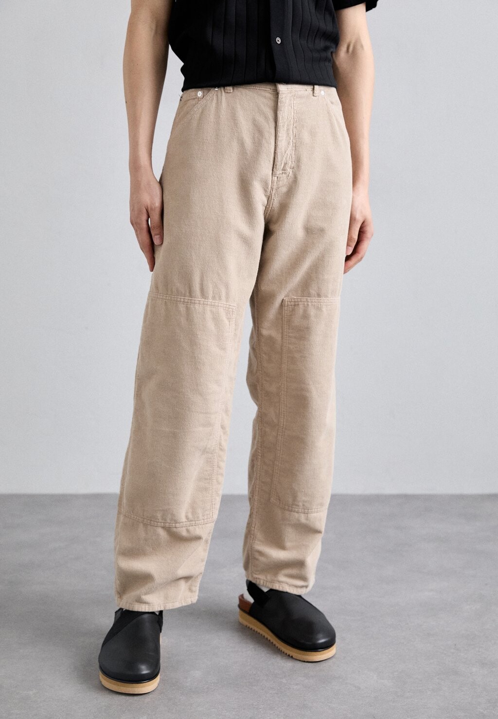 цена Брюки WORKWEAR TROUSERS Filippa K, цвет taupe