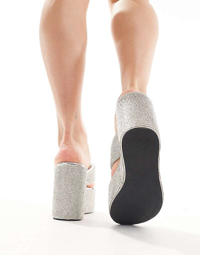 

Azalea Wang – Olmsted – Серебристые босоножки на высоком каблуке и платформе, украшенные стразами