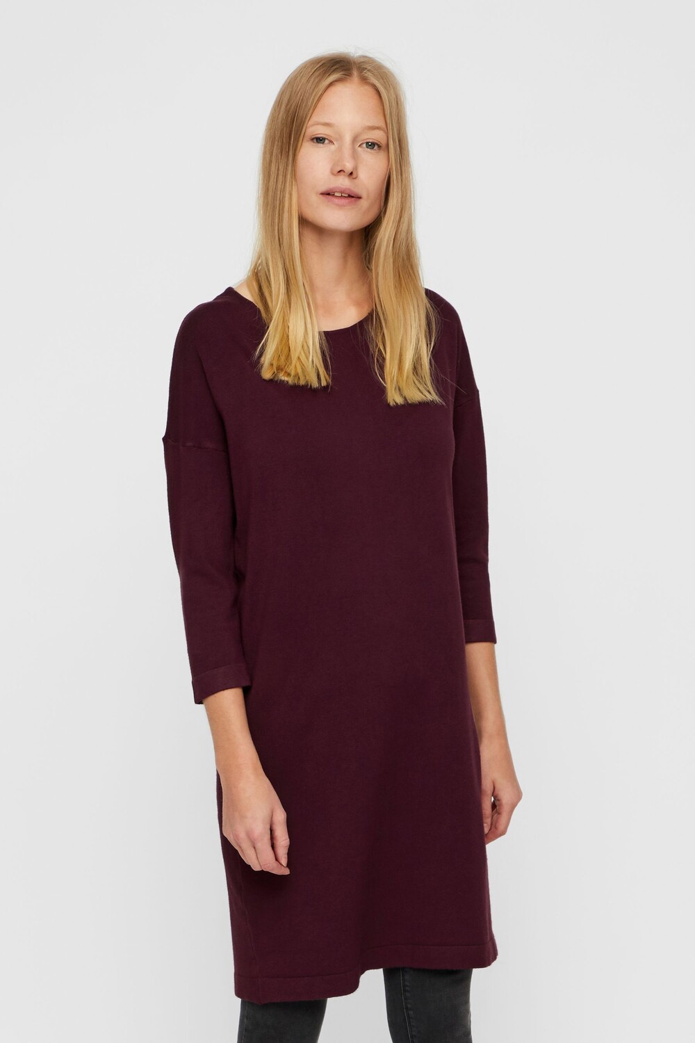 

Трикотажное платье с рукавами 3/4 VERO MODA, красный