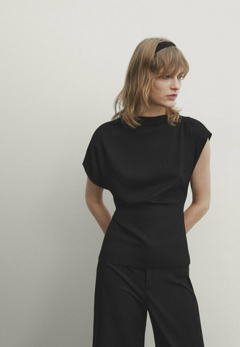 

Блузка Short Sleeve With Waist Massimo Dutti, черный